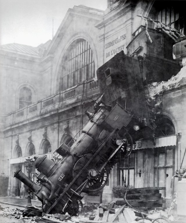 train_wreck_at_montparnasse_1895_small.jpg